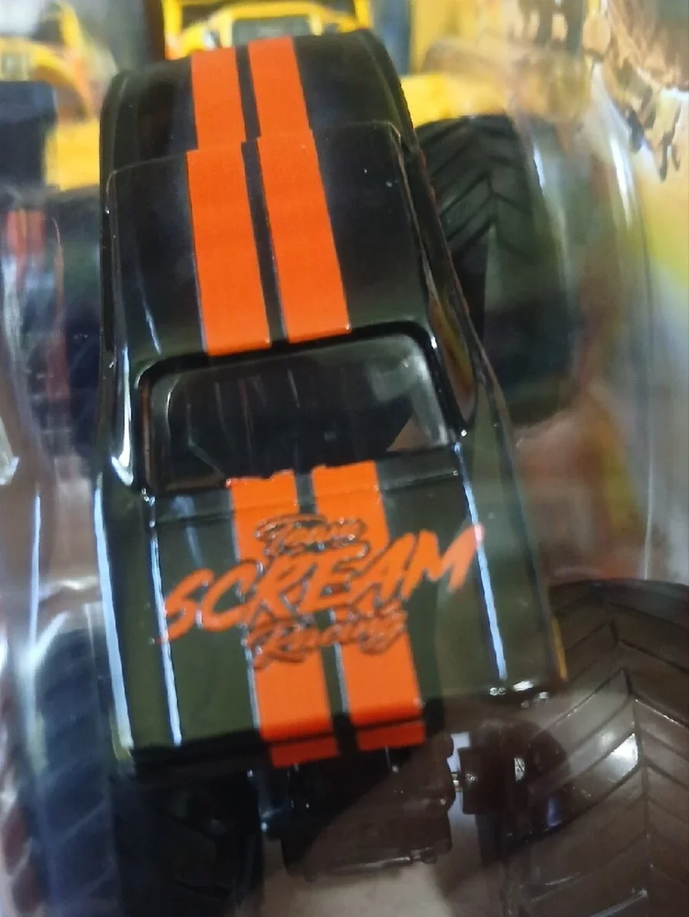 Classroom Crusher vs Mayhem Monster JAM Monster Trucks - Yellow & Black